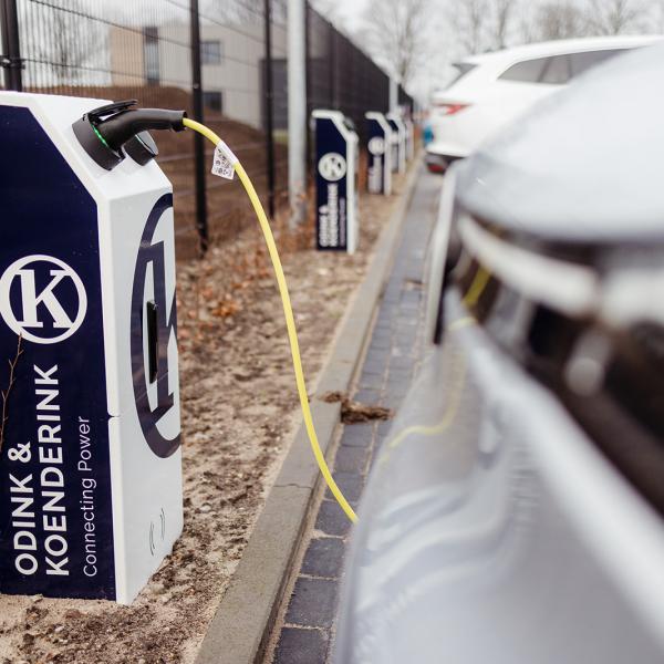 Laadvoorzieningen elektrische auto’s Odink & Koenderink