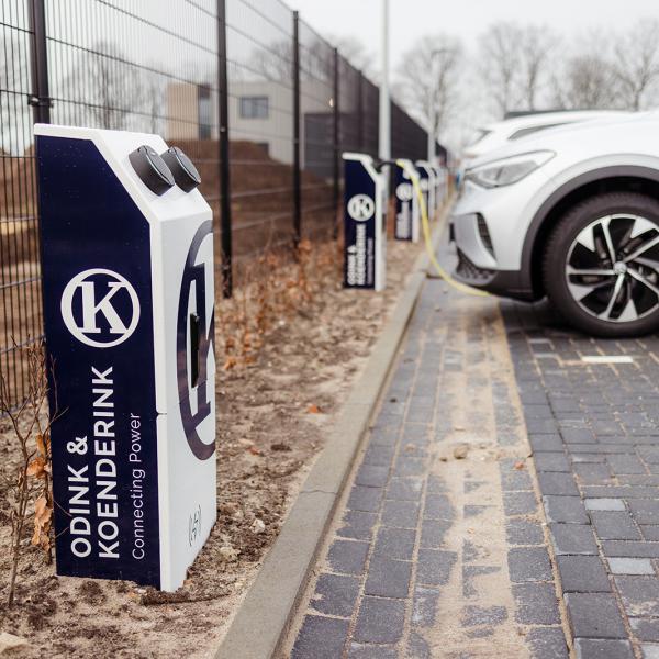 Laadvoorzieningen elektrische auto’s Odink & Koenderink